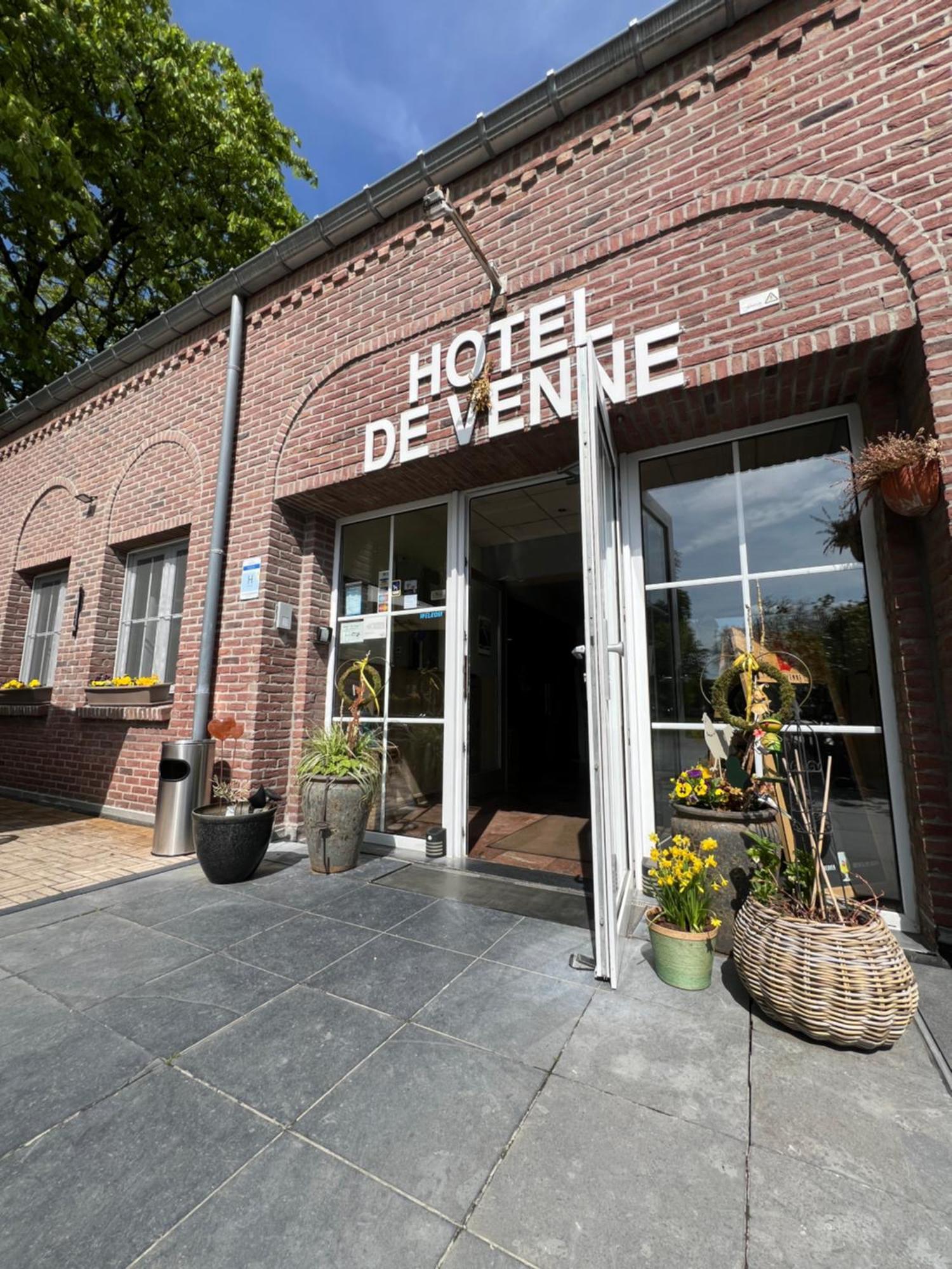 Hotel De Venne Genk Eksteriør bilde