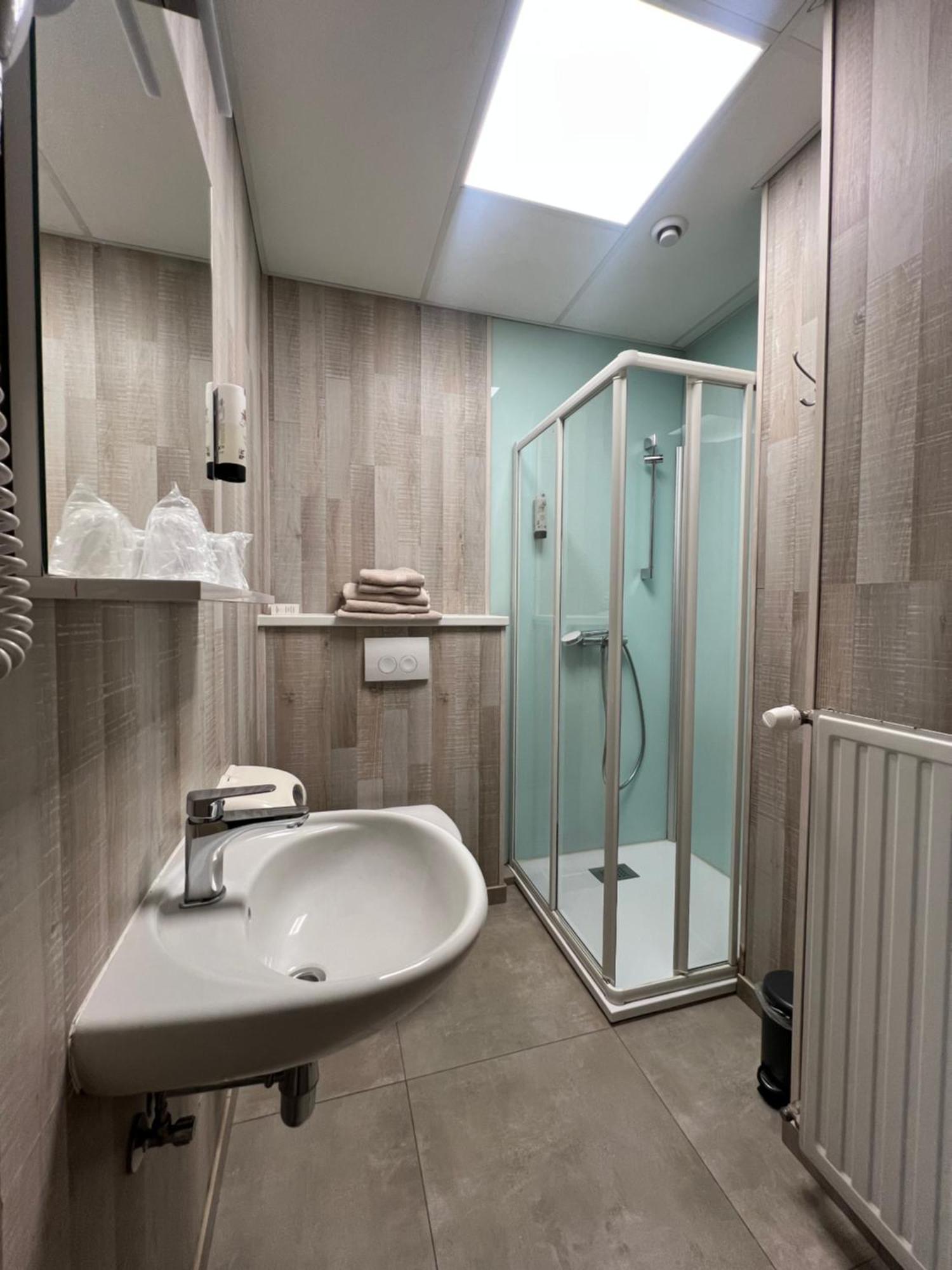 Hotel De Venne Genk Eksteriør bilde